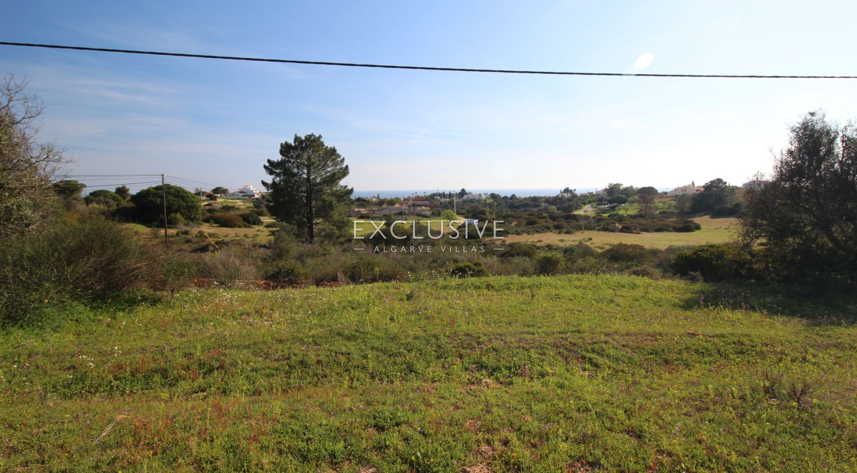Plot near Caramujeira with ruin, Algarve