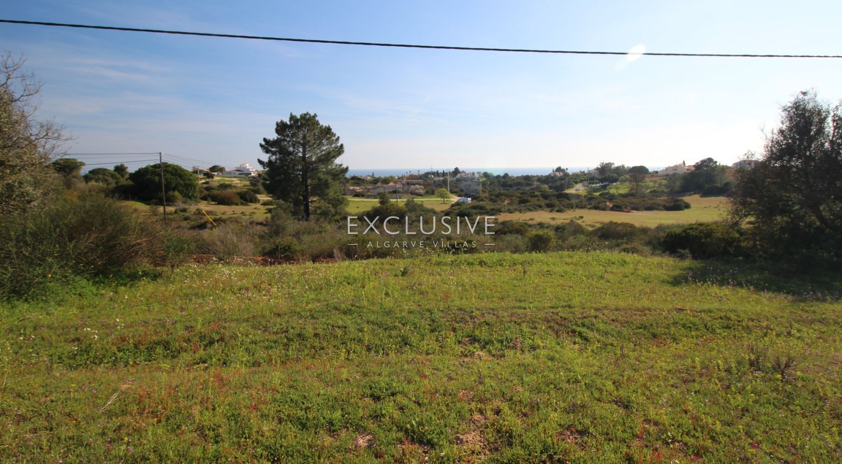 Plot near Caramujeira with ruin, Algarve