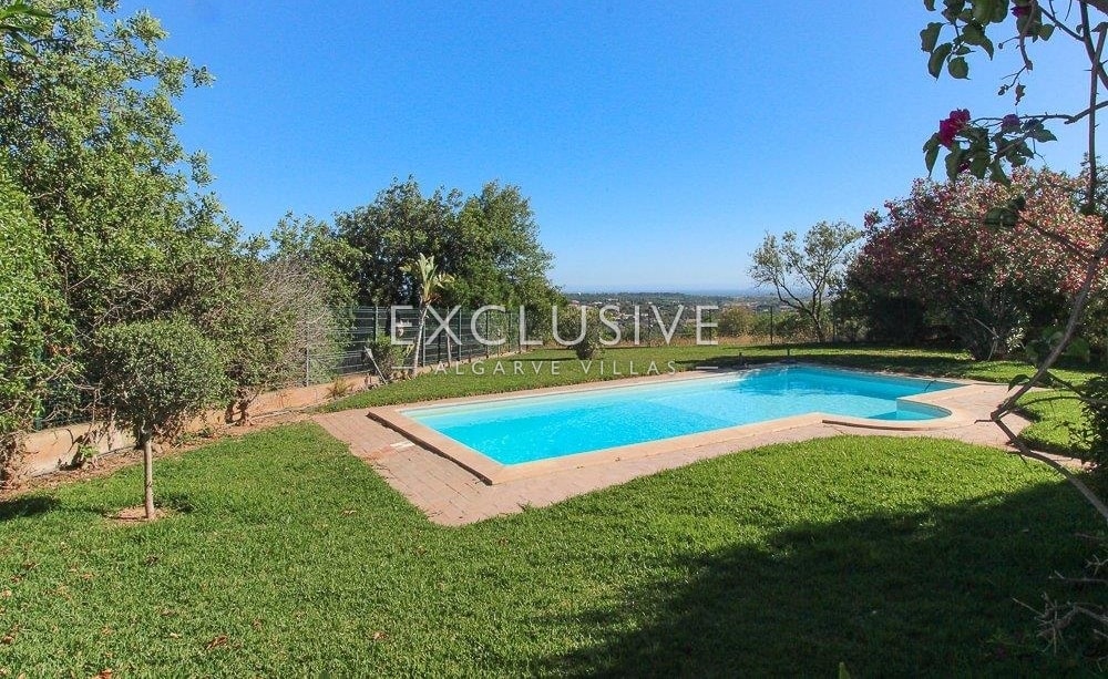Charming traditional 4 bedrooms country villa close to Vilamoura, Algarve