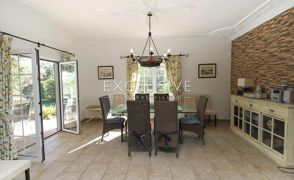 Charming traditional 4 bedrooms country villa close to Vilamoura, Algarve