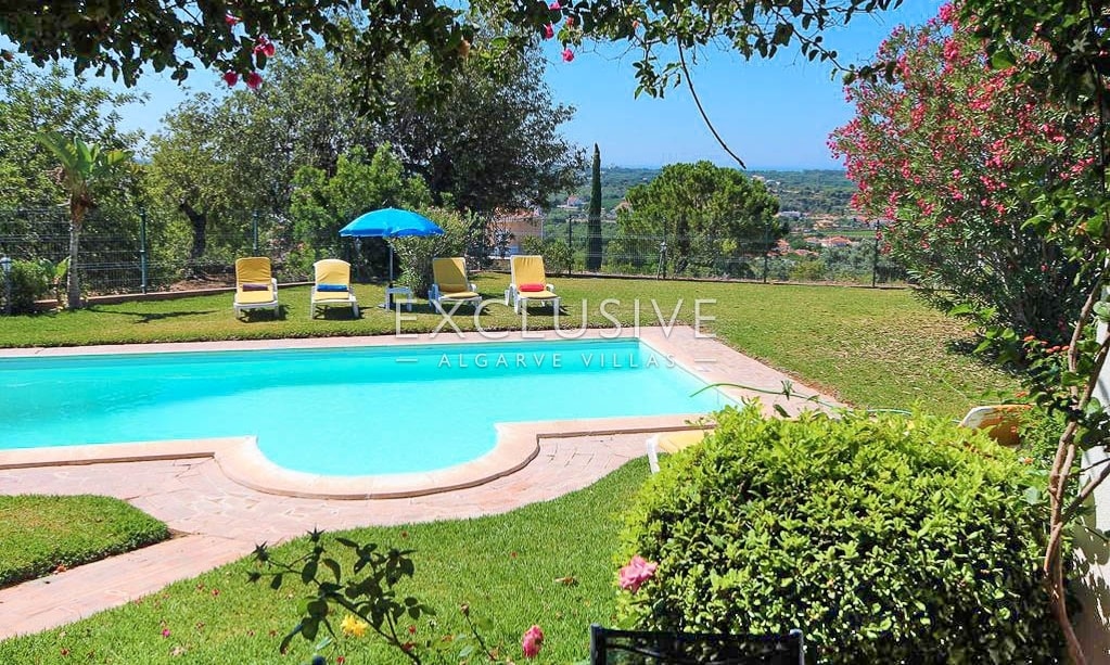 Charming traditional 4 bedrooms country villa close to Vilamoura, Algarve