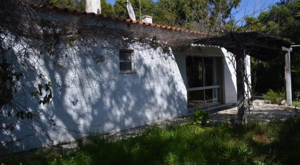 4 bedroom villa and 2 bedroom cottage on large private plot, in Lagos, Algarve