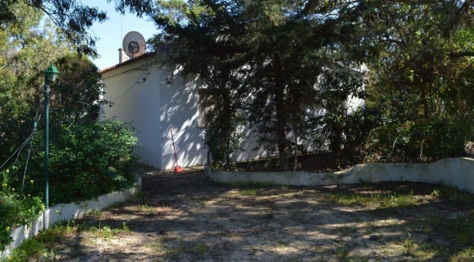 4 bedroom villa and 2 bedroom cottage on large private plot, in Lagos, Algarve
