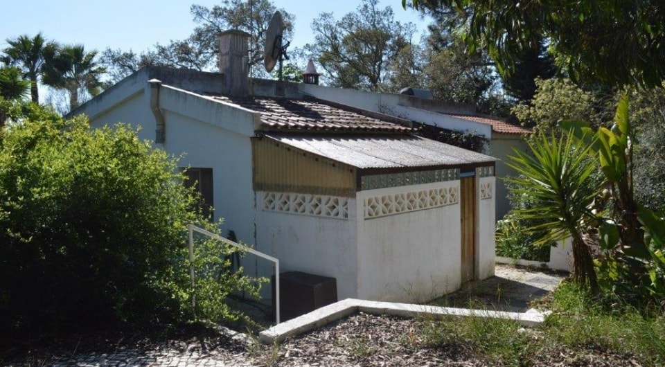 4 bedroom villa and 2 bedroom cottage on large private plot, in Lagos, Algarve
