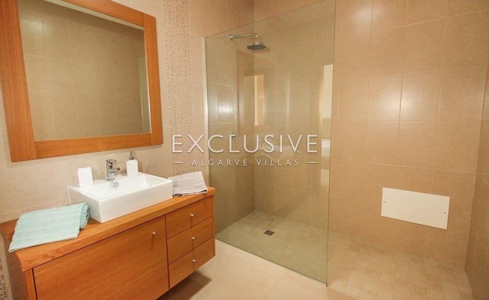 Beautiful and modern country villa near Lagos and the Palmares golf course