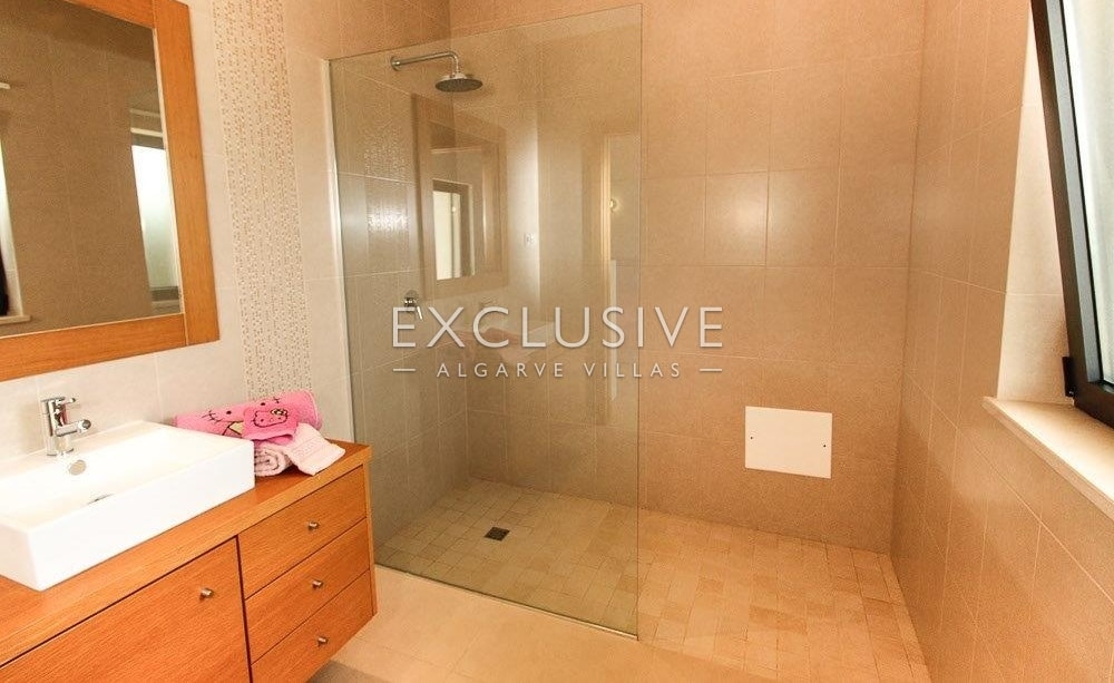 Beautiful and modern country villa near Lagos and the Palmares golf course