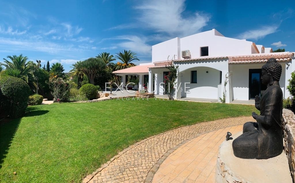Charming 5 bedroom Villa with pool Alvor, Algarve