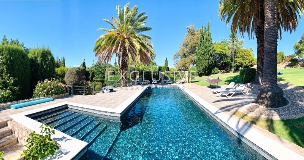 Charming 5 bedroom Villa with pool Alvor, Algarve
