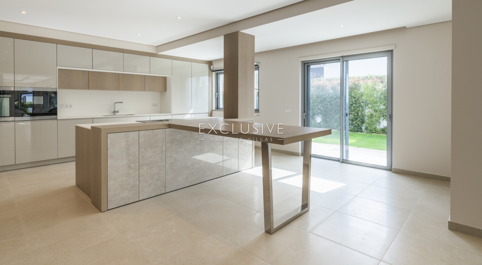 Luxurious brand new four bedroom villa near Vale Lobo, Algarve