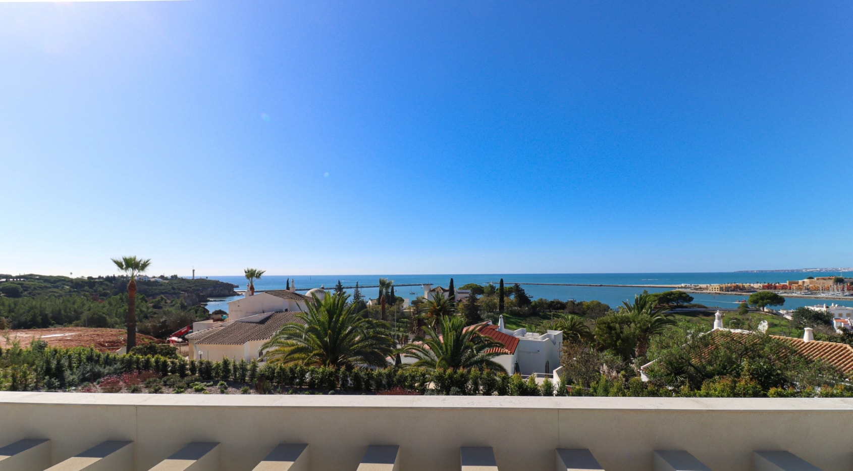 Moradia contemporânea V3 com vista para o mar - Ferragudo