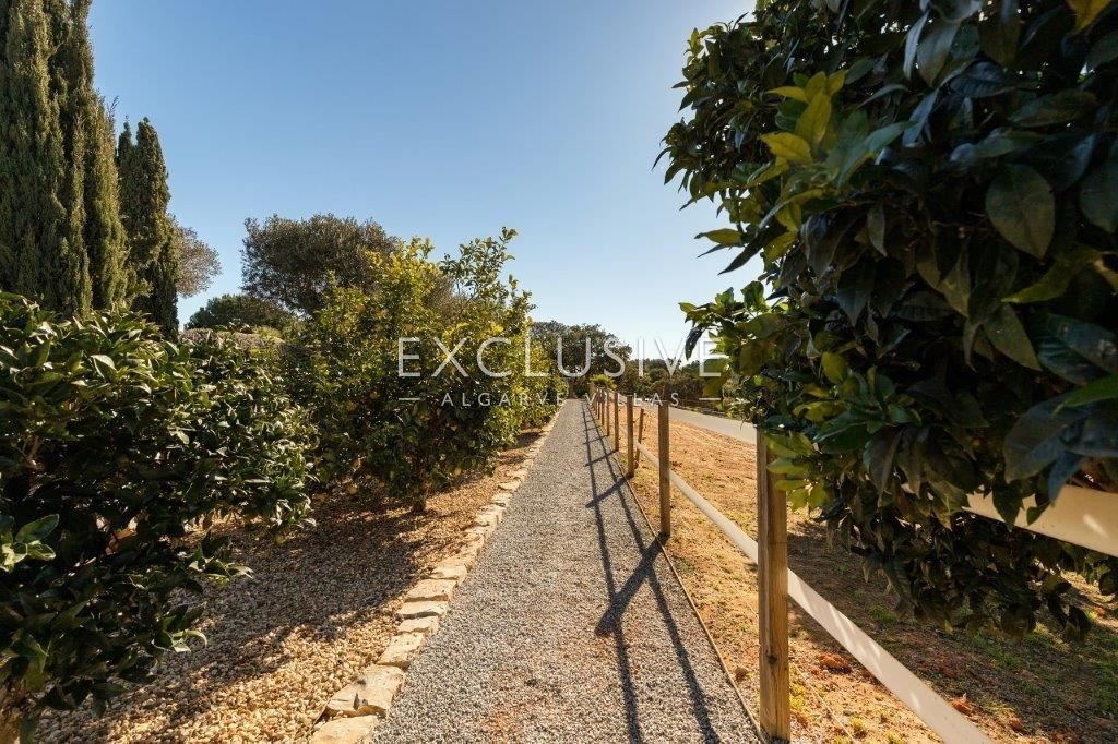 Reitsportimmobilie mit Stallungen und Reitanlagen an der Algarve, Portugal