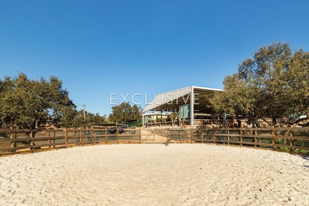 Reitsportimmobilie mit Stallungen und Reitanlagen an der Algarve, Portugal