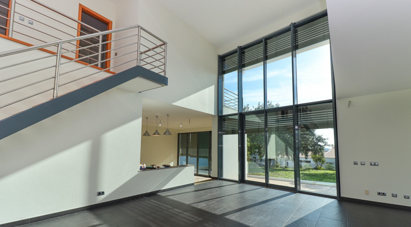 Contemporary villa near Penina, Portimao and short distance to beaches of Alvor