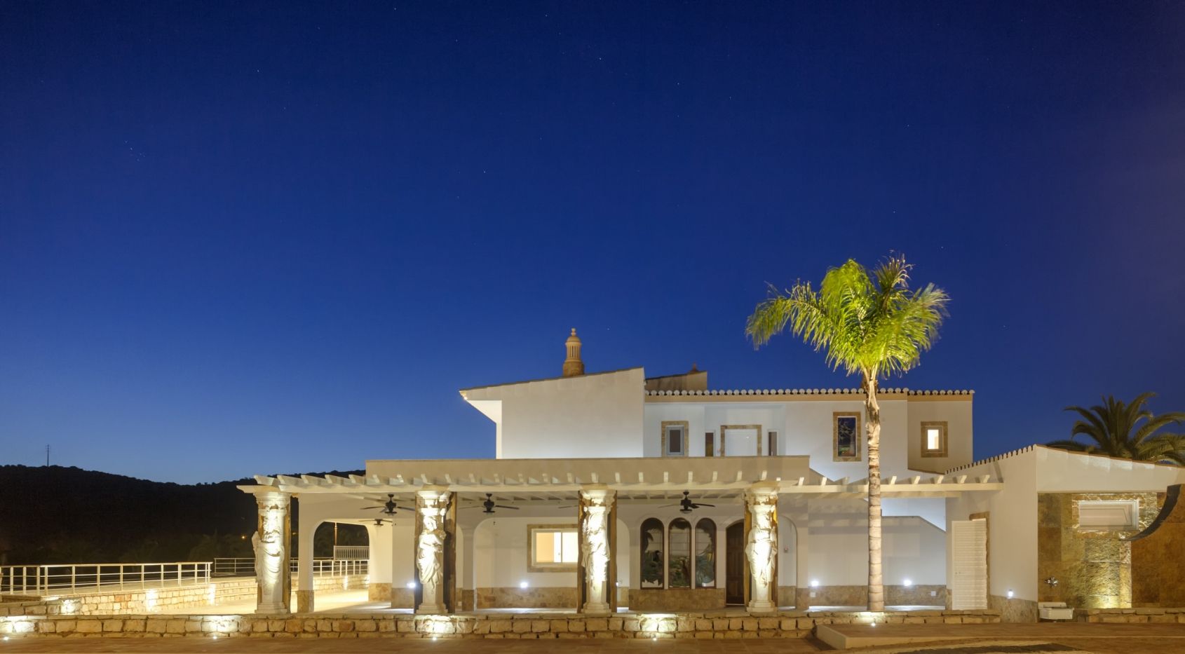 Algarve river front villa with boat access to the Arade river & atlantic ocean in Silves