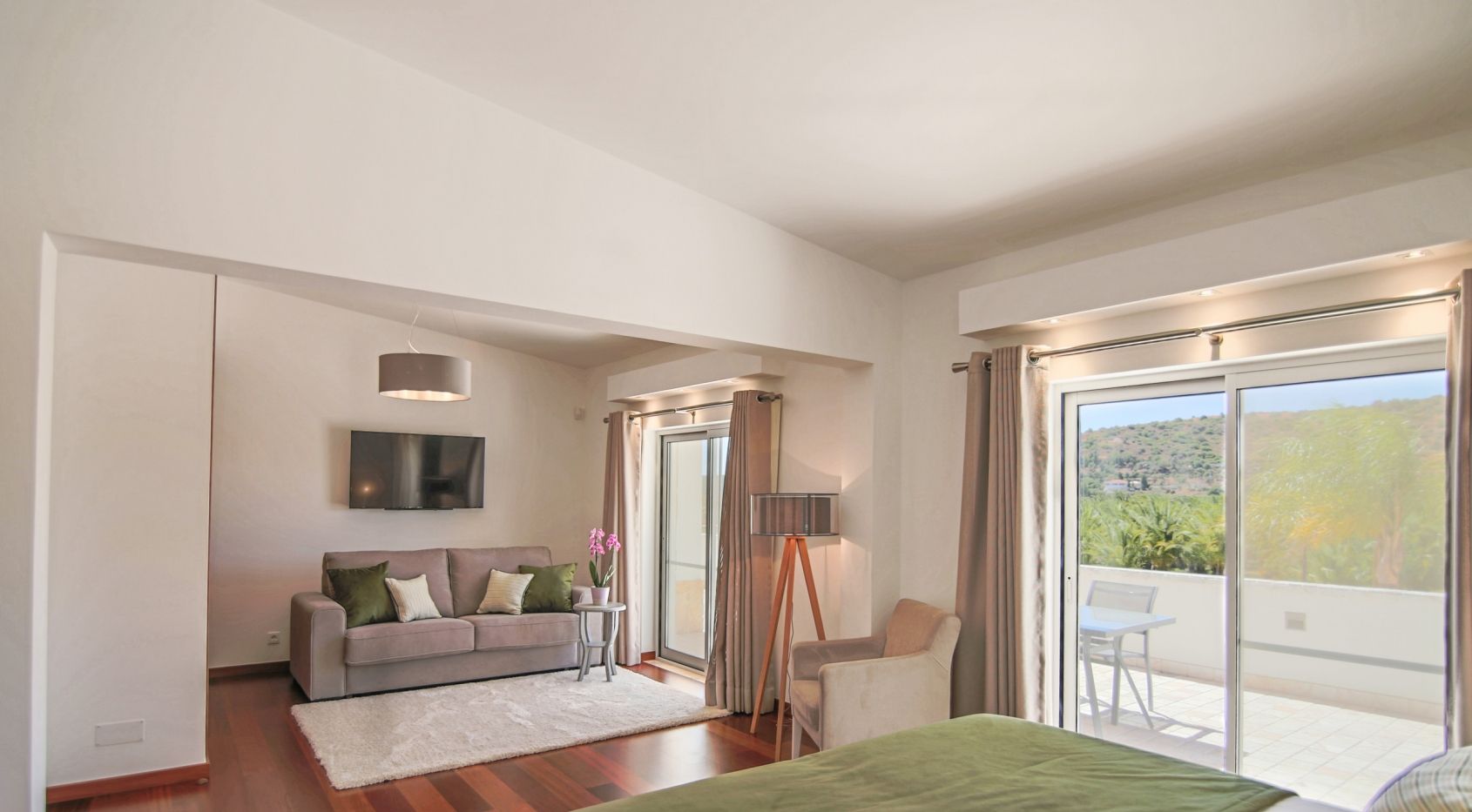 Algarve river front villa with boat access to the Arade river & atlantic ocean in Silves