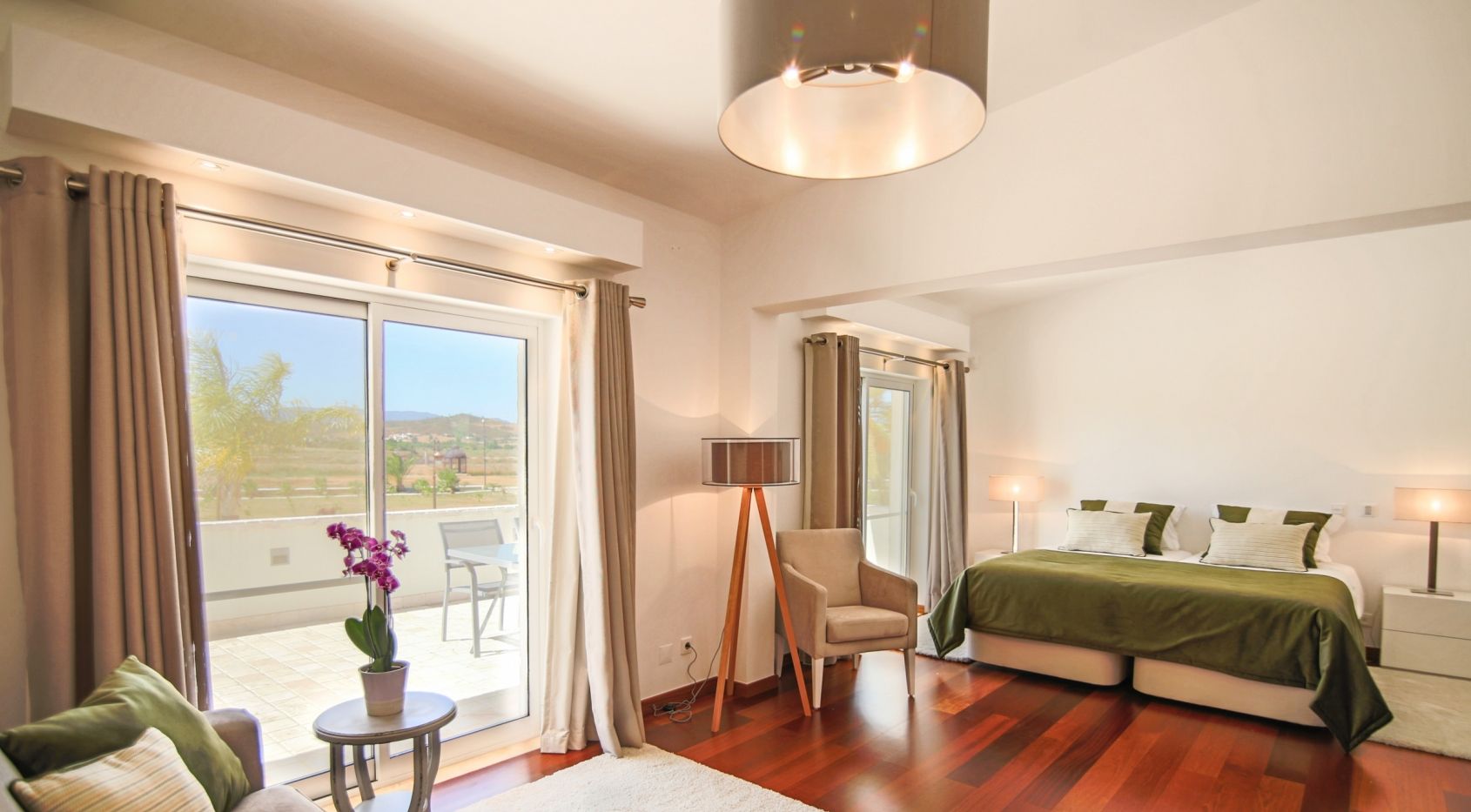 Algarve river front villa with boat access to the Arade river & atlantic ocean in Silves