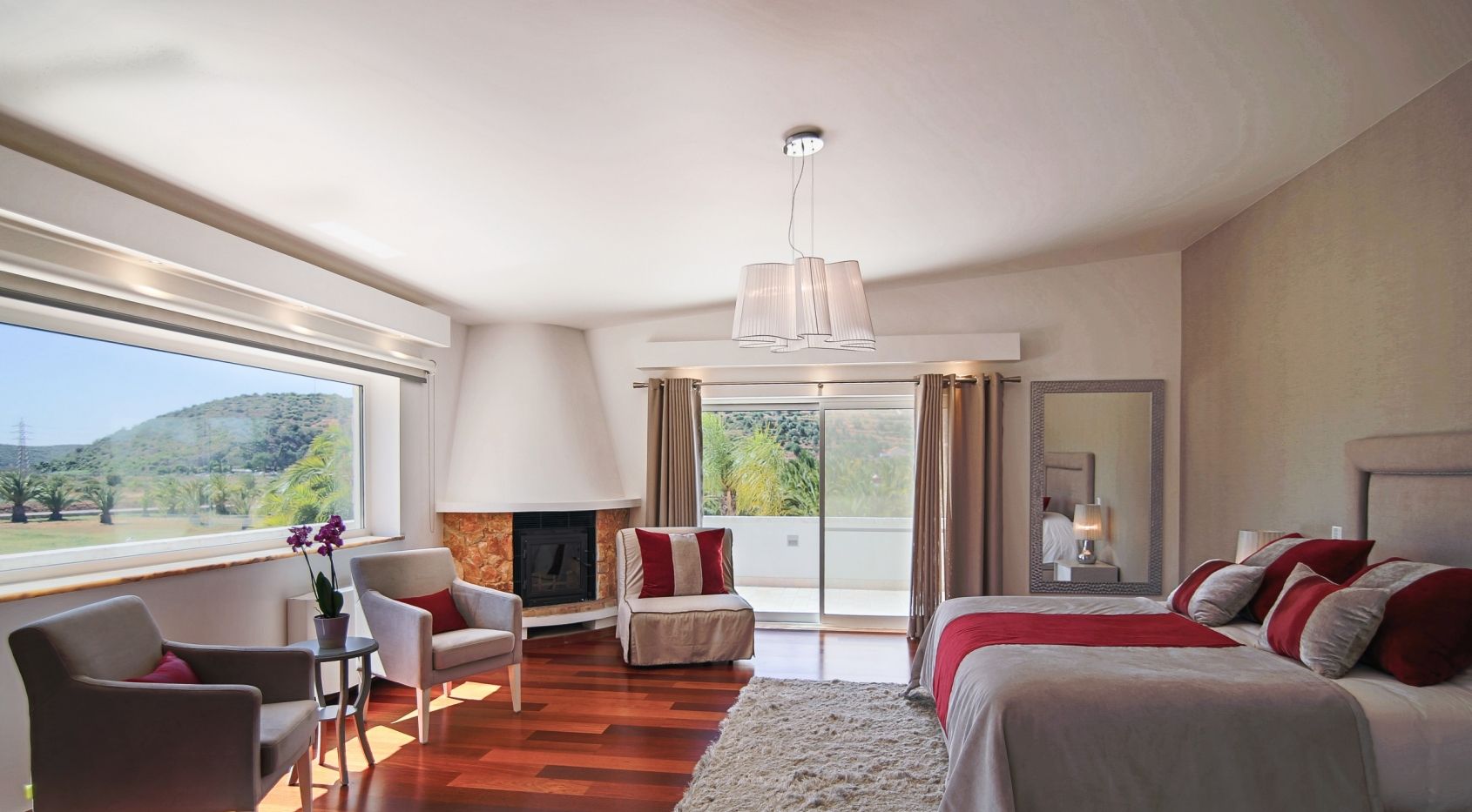 Algarve river front villa with boat access to the Arade river & atlantic ocean in Silves