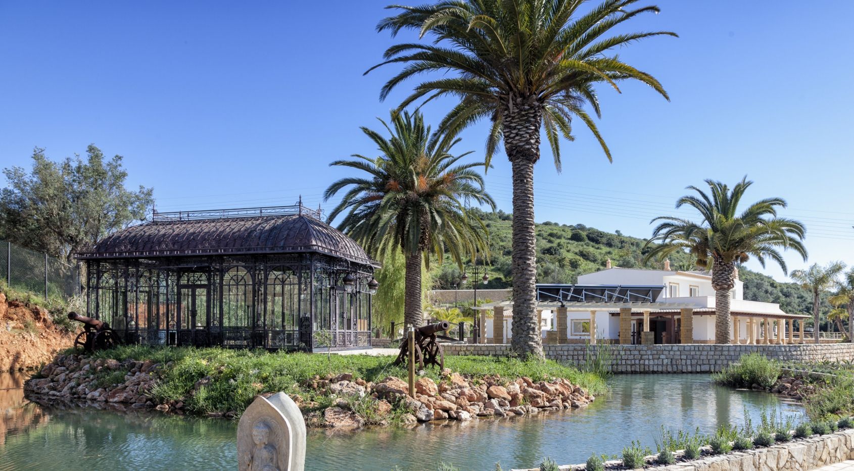 Algarve river front villa with boat access to the Arade river & atlantic ocean in Silves