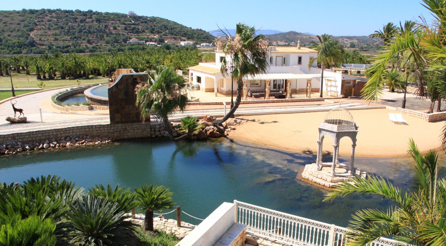 Algarve river front villa with boat access to the Arade river & atlantic ocean in Silves