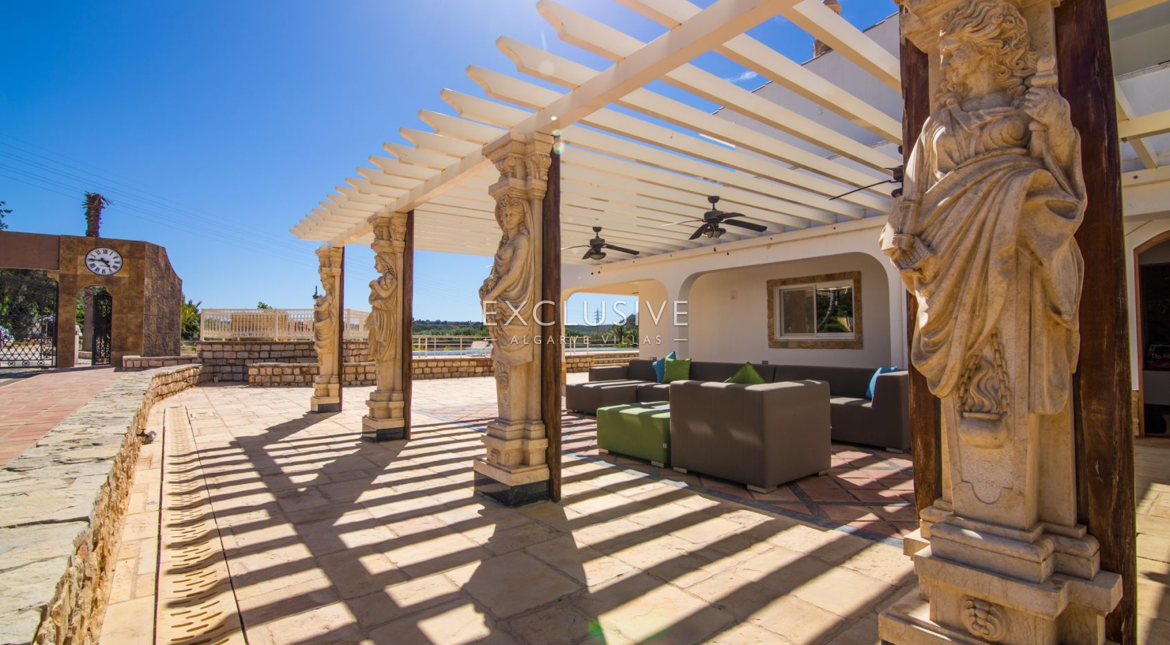Algarve river front villa with boat access to the Arade river & atlantic ocean in Silves