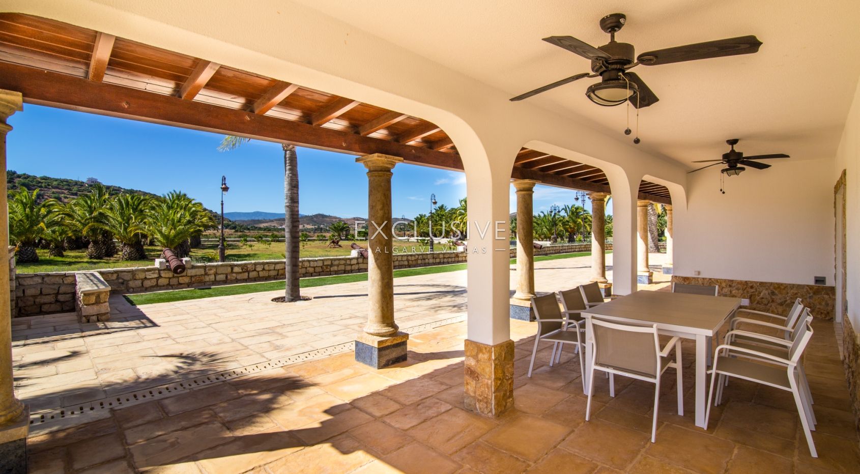 Algarve river front villa with boat access to the Arade river & atlantic ocean in Silves