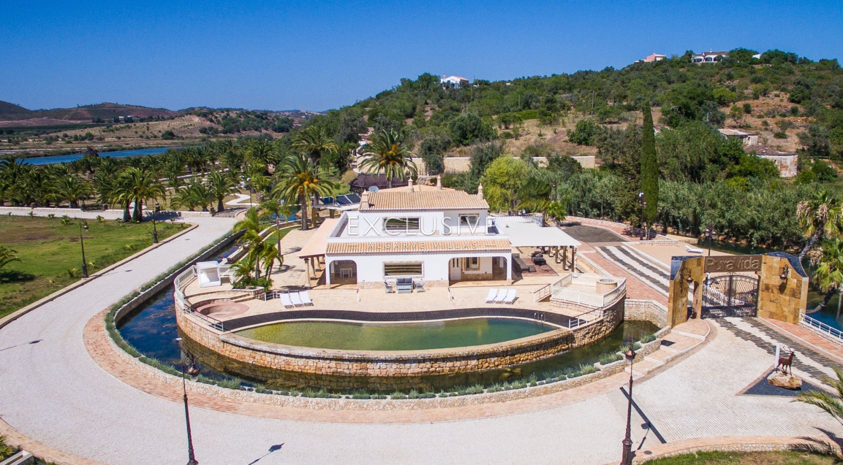 Algarve river front villa with boat access to the Arade river & atlantic ocean in Silves