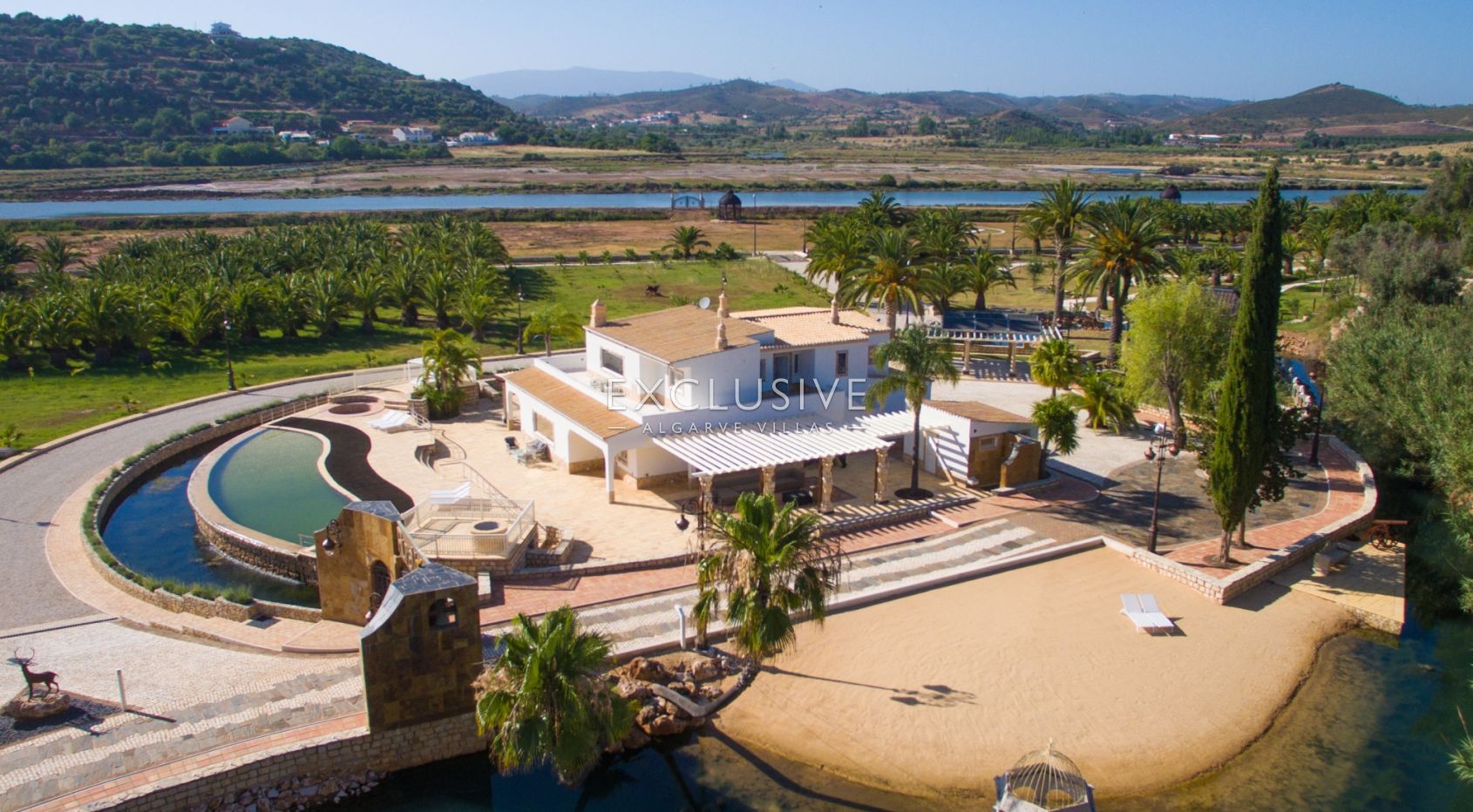 Algarve river front villa with boat access to the Arade river & atlantic ocean in Silves