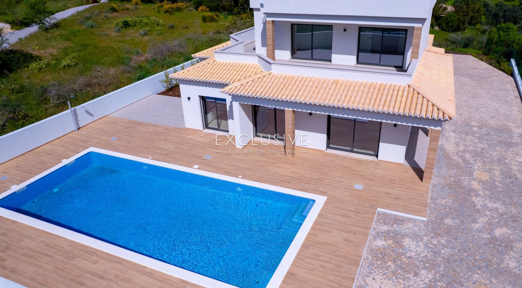 New large villa, sea views in Caramujeira, Carvoeiro
