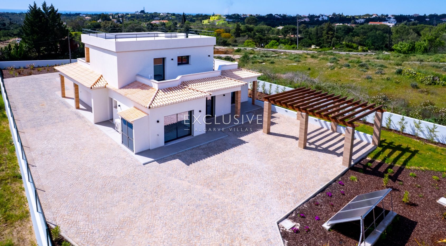 New large villa, sea views in Caramujeira, Carvoeiro