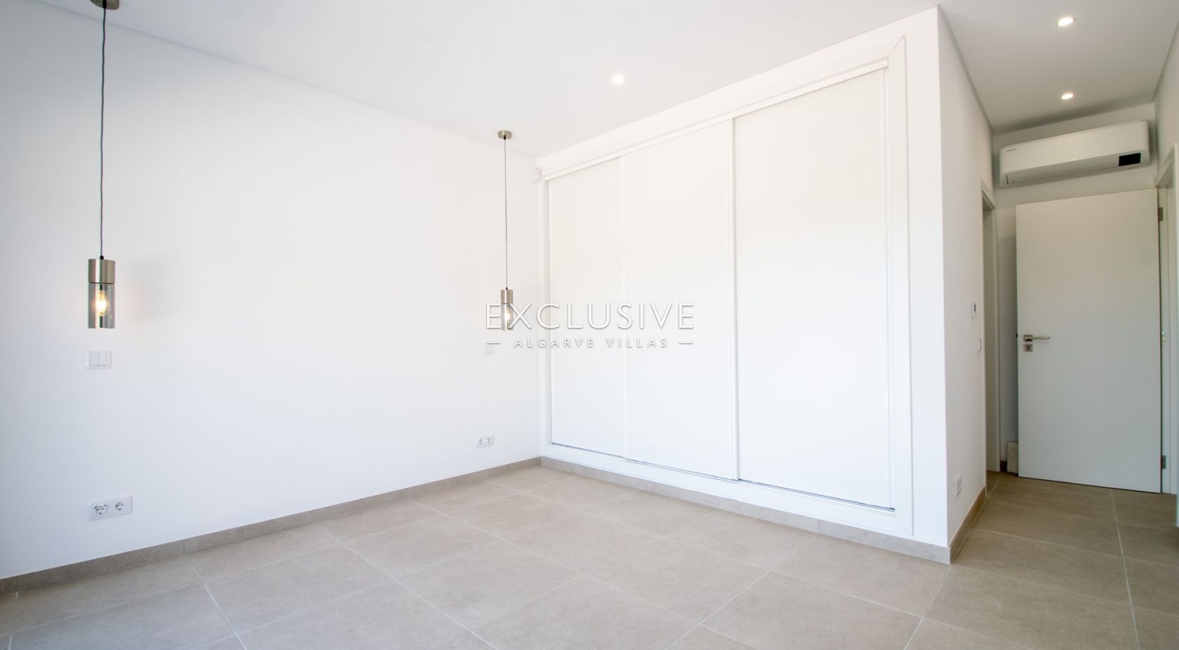 New large villa, sea views in Caramujeira, Carvoeiro