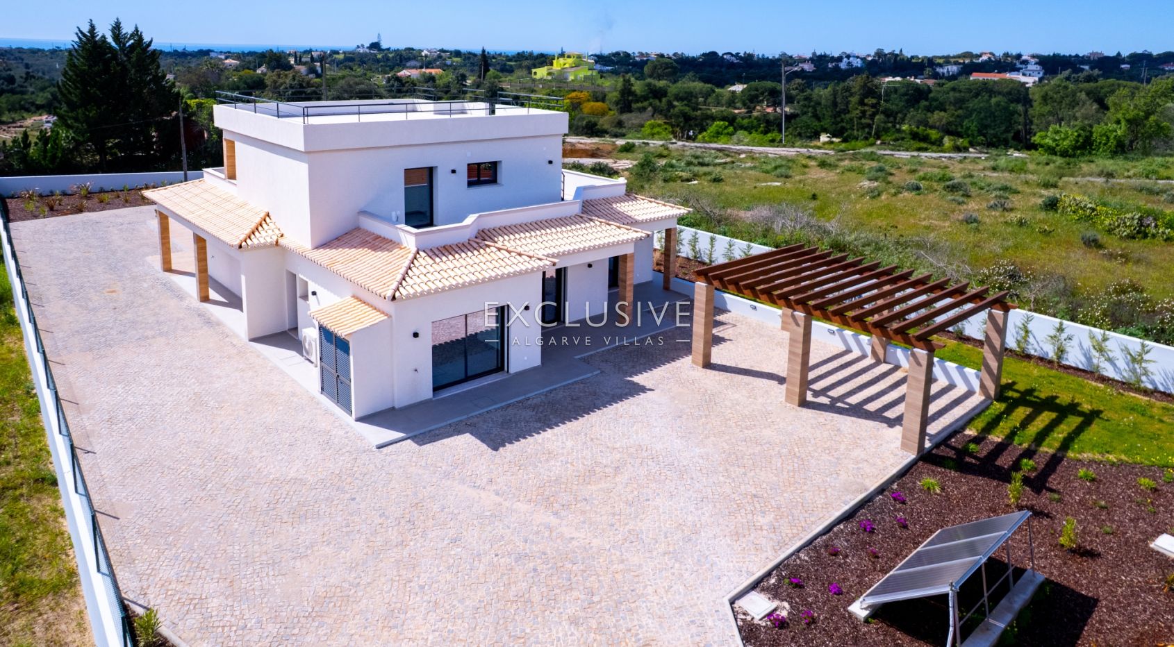 New large villa, sea views in Caramujeira, Carvoeiro