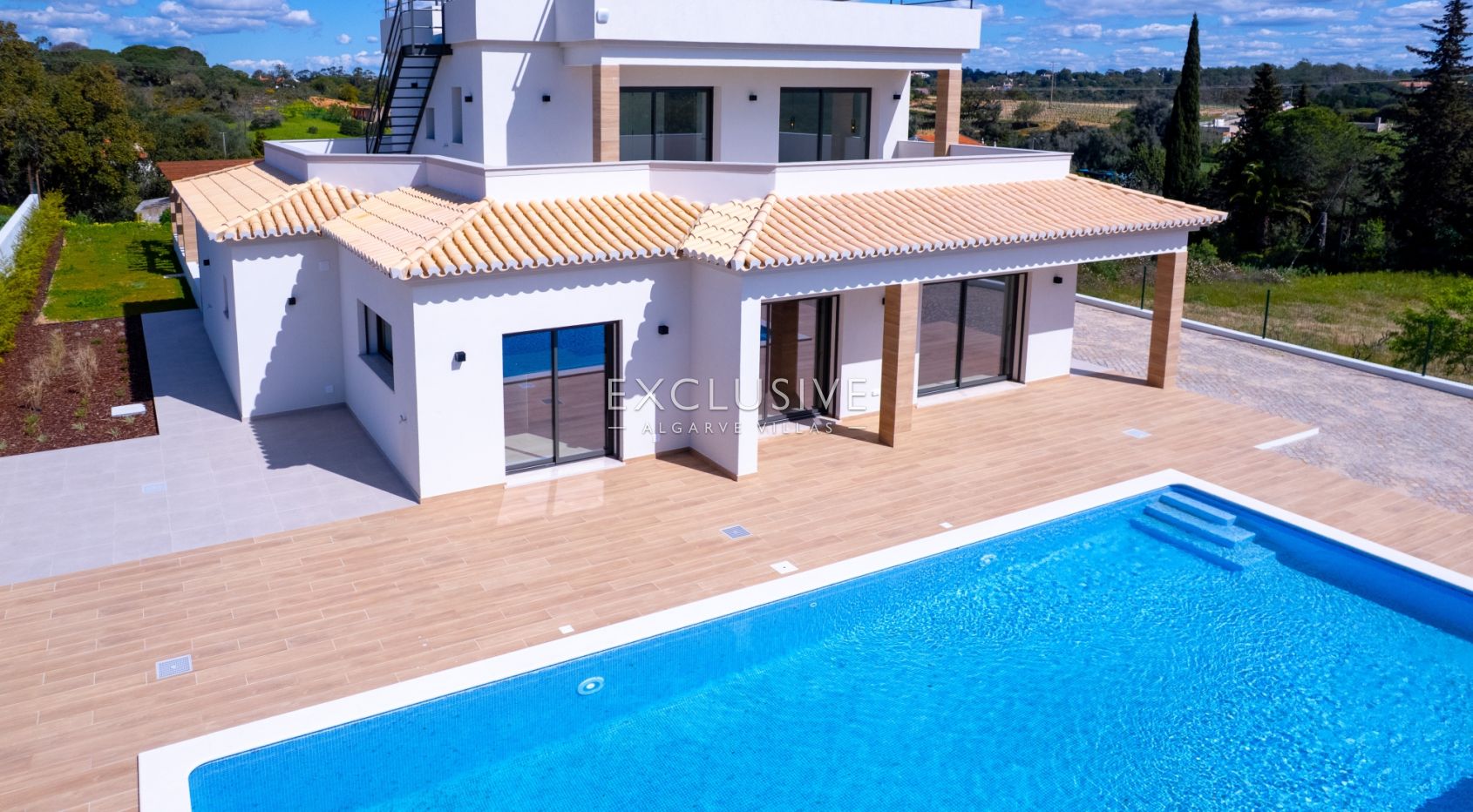 New large villa, sea views in Caramujeira, Carvoeiro