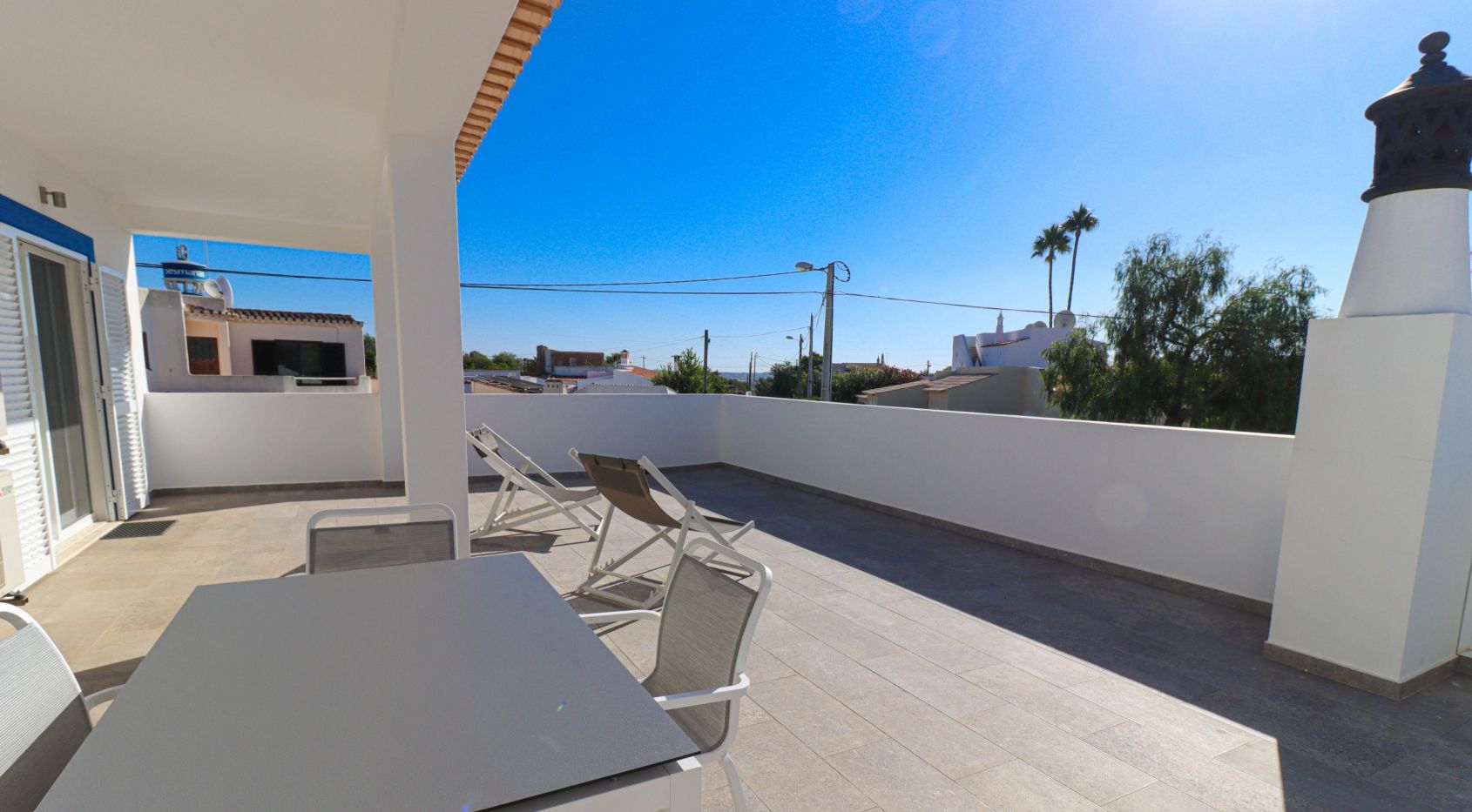 Imaculada moradia V4 com piscina privada em Carvoeiro