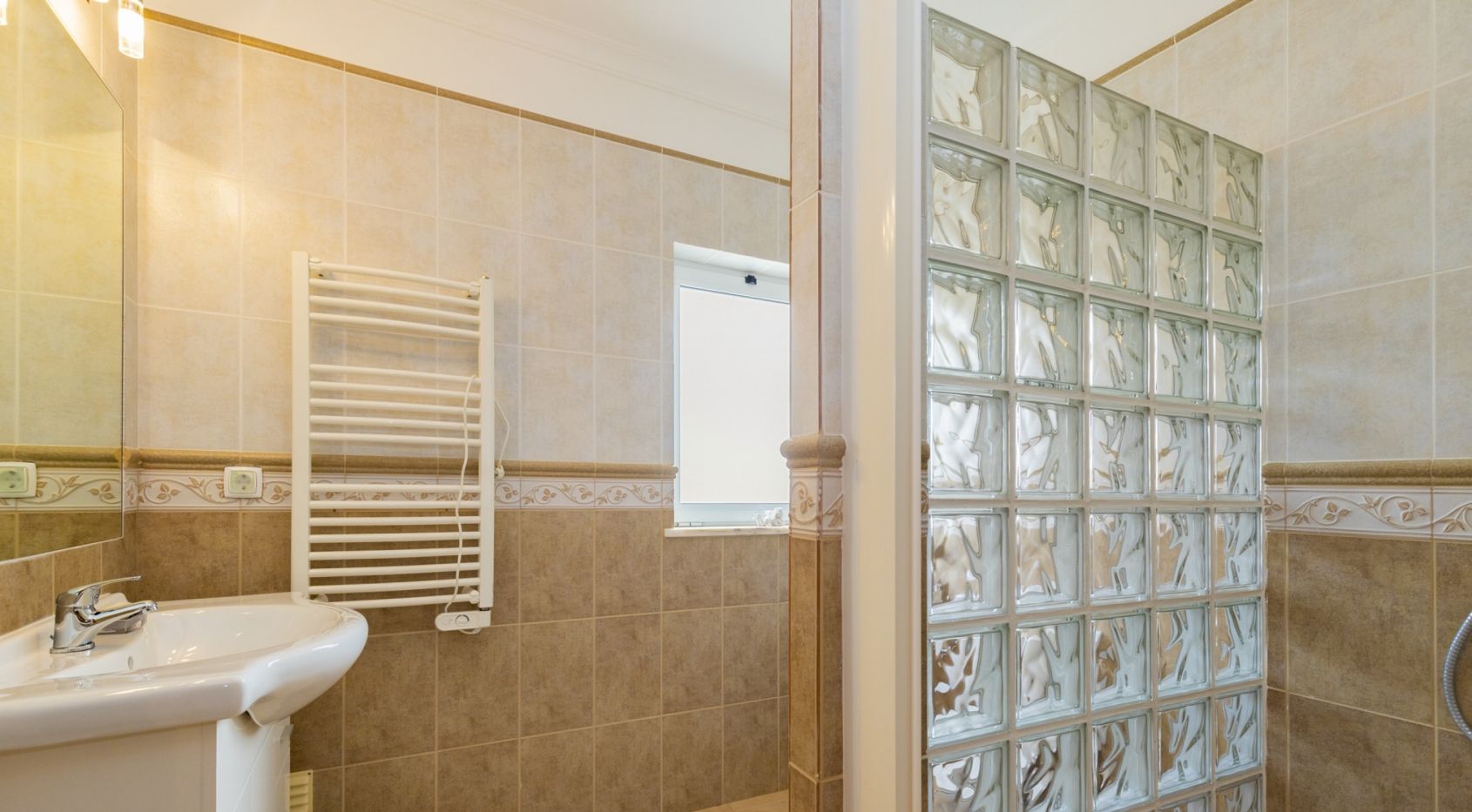 Imaculada moradia V4 com piscina privada em Carvoeiro