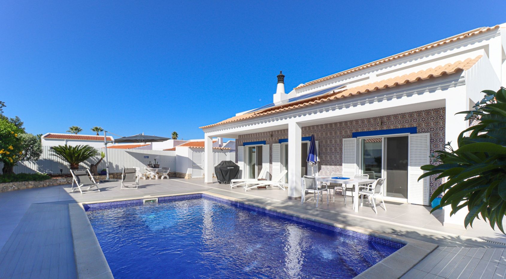 Imaculada moradia V4 com piscina privada em Carvoeiro