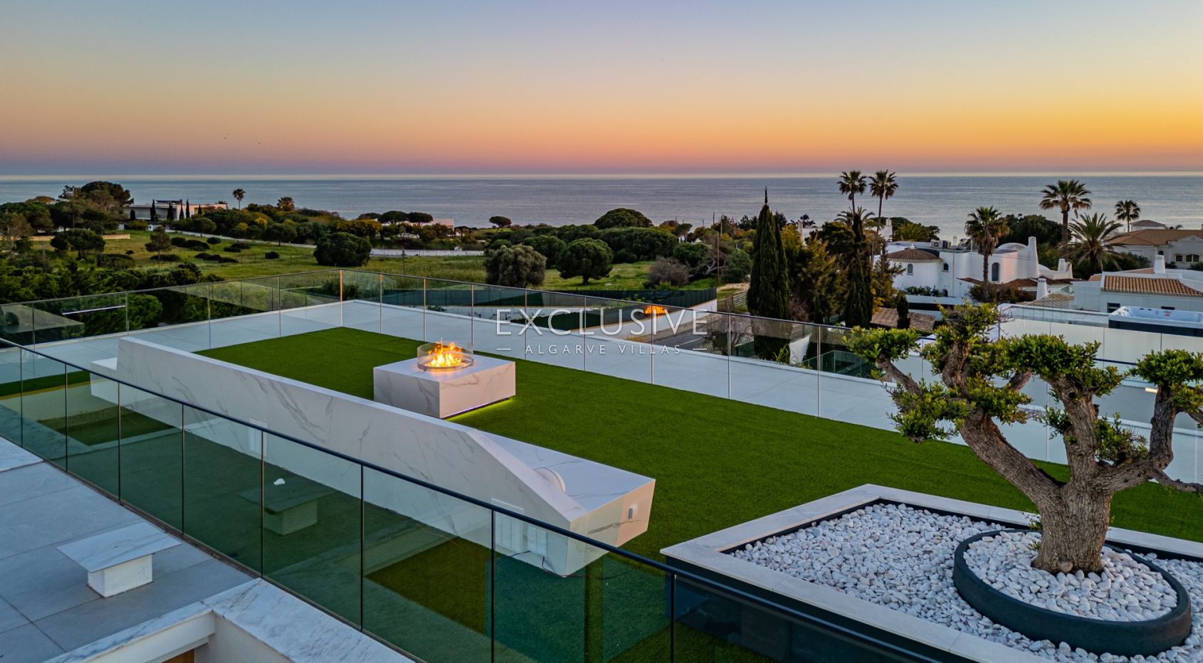 Buy Brand new 5 bedroom villa on Gale beach near Albufeira with sea views