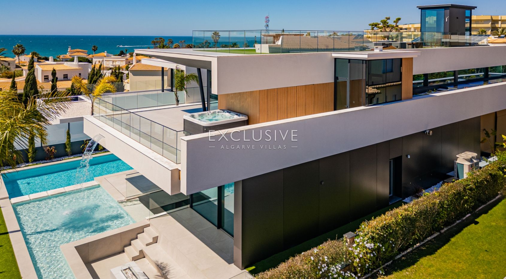 Buy Brand new 5 bedroom villa on Gale beach near Albufeira with sea views