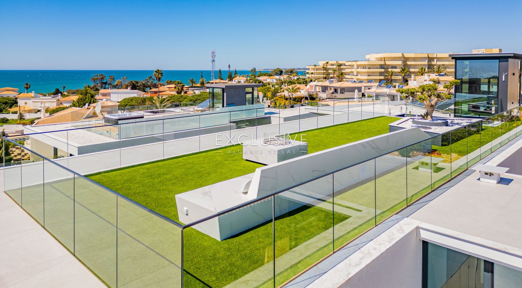 Buy Brand new 5 bedroom villa on Gale beach near Albufeira with sea views