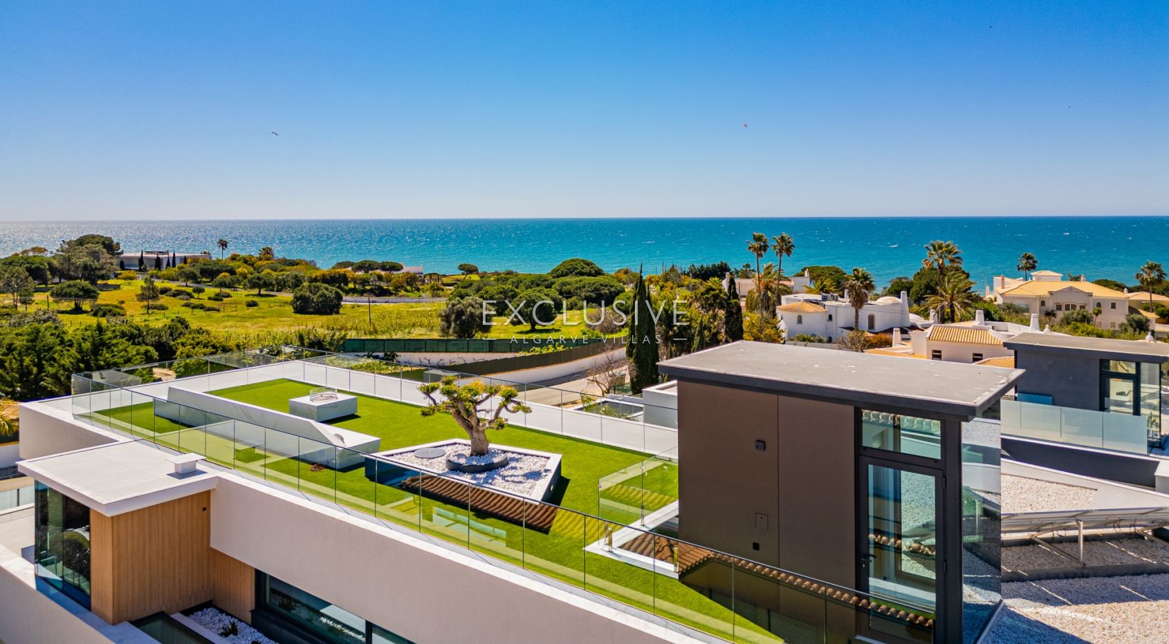 Buy Brand new 5 bedroom villa on Gale beach near Albufeira with sea views