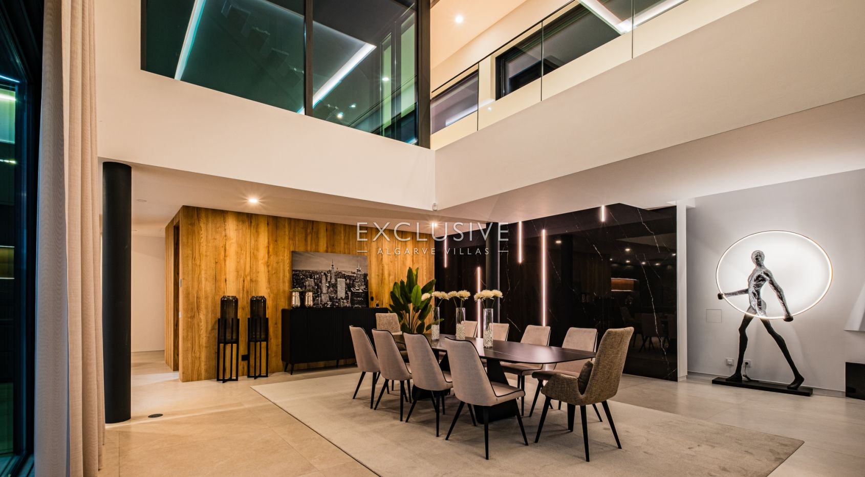 Buy Brand new 5 bedroom villa on Gale beach near Albufeira with sea views