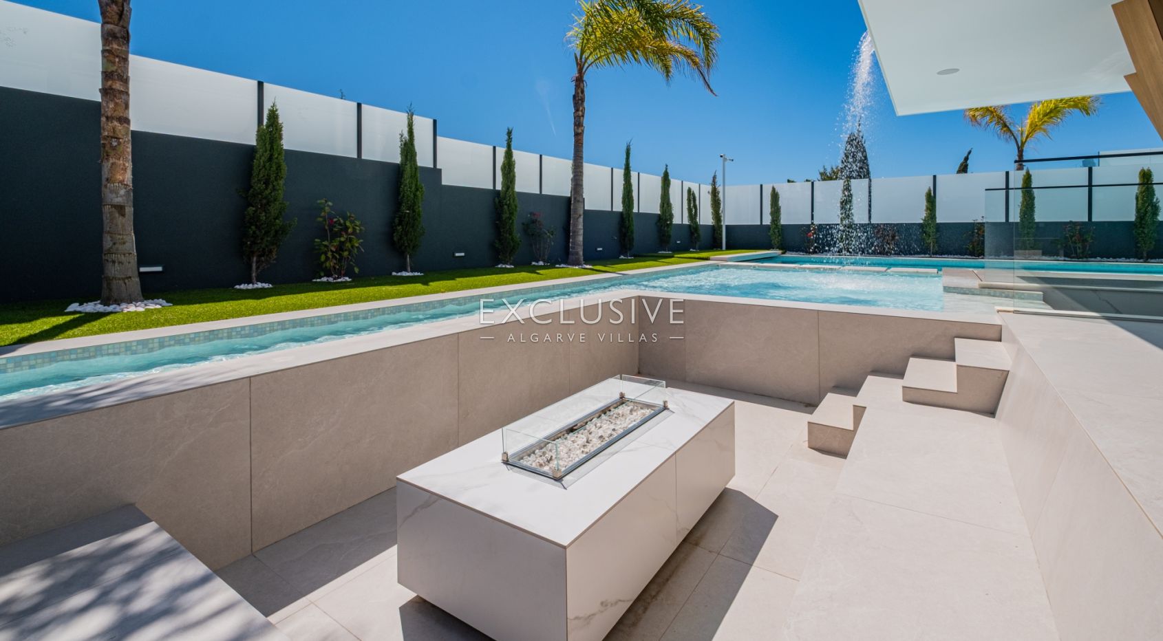 Buy Brand new 5 bedroom villa on Gale beach near Albufeira with sea views