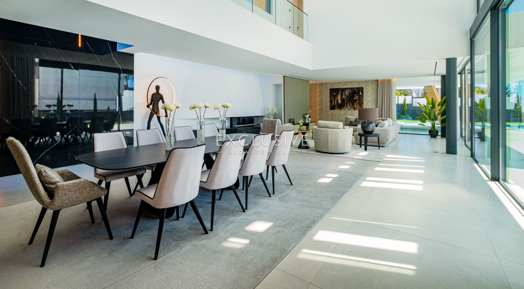 Buy Brand new 5 bedroom villa on Gale beach near Albufeira with sea views
