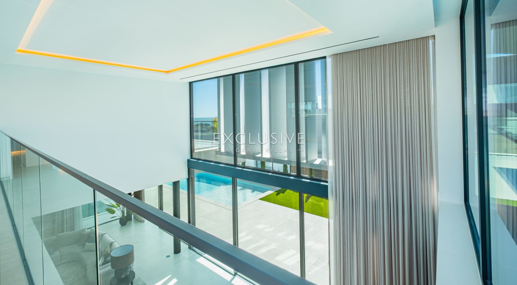 Buy Brand new 5 bedroom villa on Gale beach near Albufeira with sea views