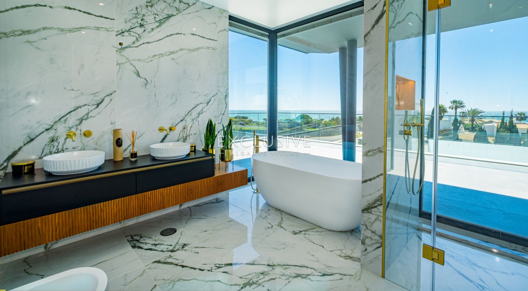 Buy Brand new 5 bedroom villa on Gale beach near Albufeira with sea views