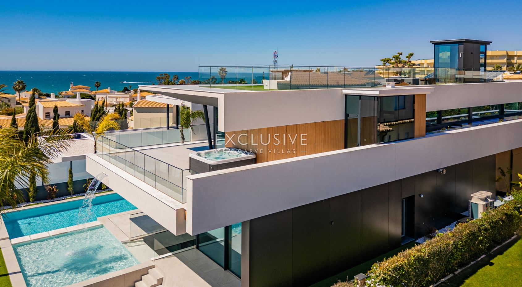 Buy Brand new 5 bedroom villa on Gale beach near Albufeira with sea views