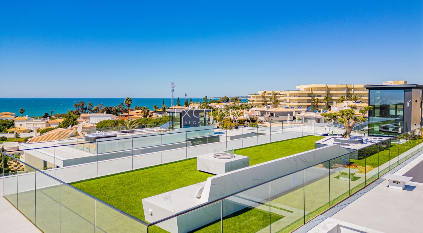 Buy Brand new 5 bedroom villa on Gale beach near Albufeira with sea views