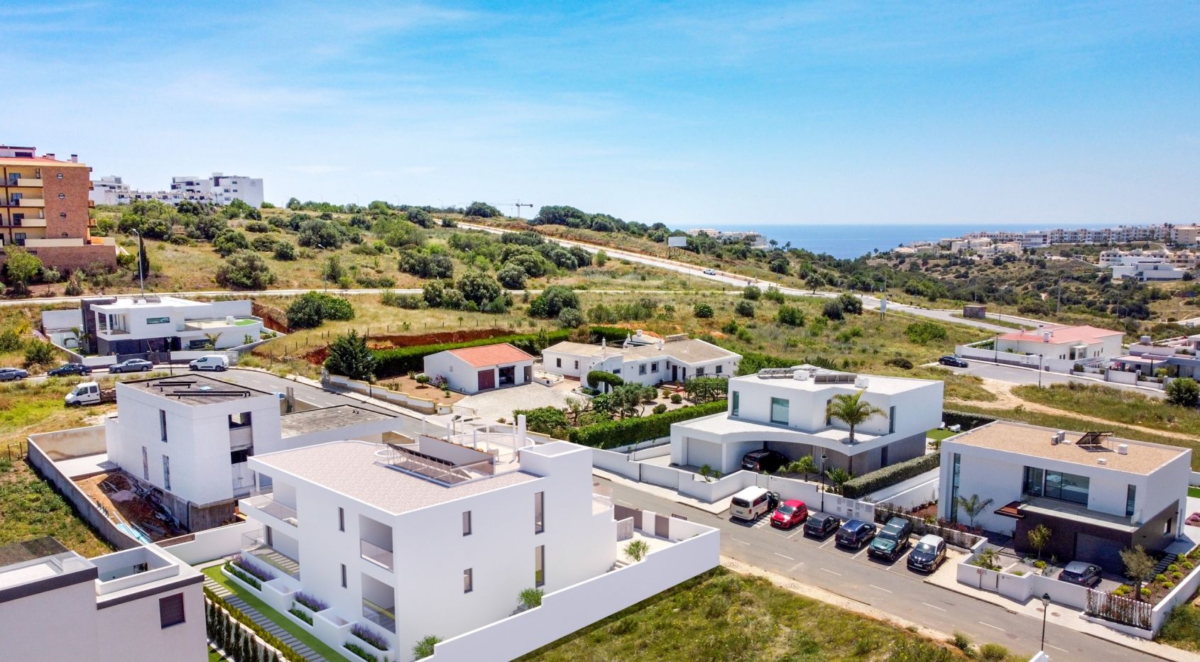 Gloednieuwe, moderne villa in Lagos, vlakbij het strand van Porto de Mós, Algarve