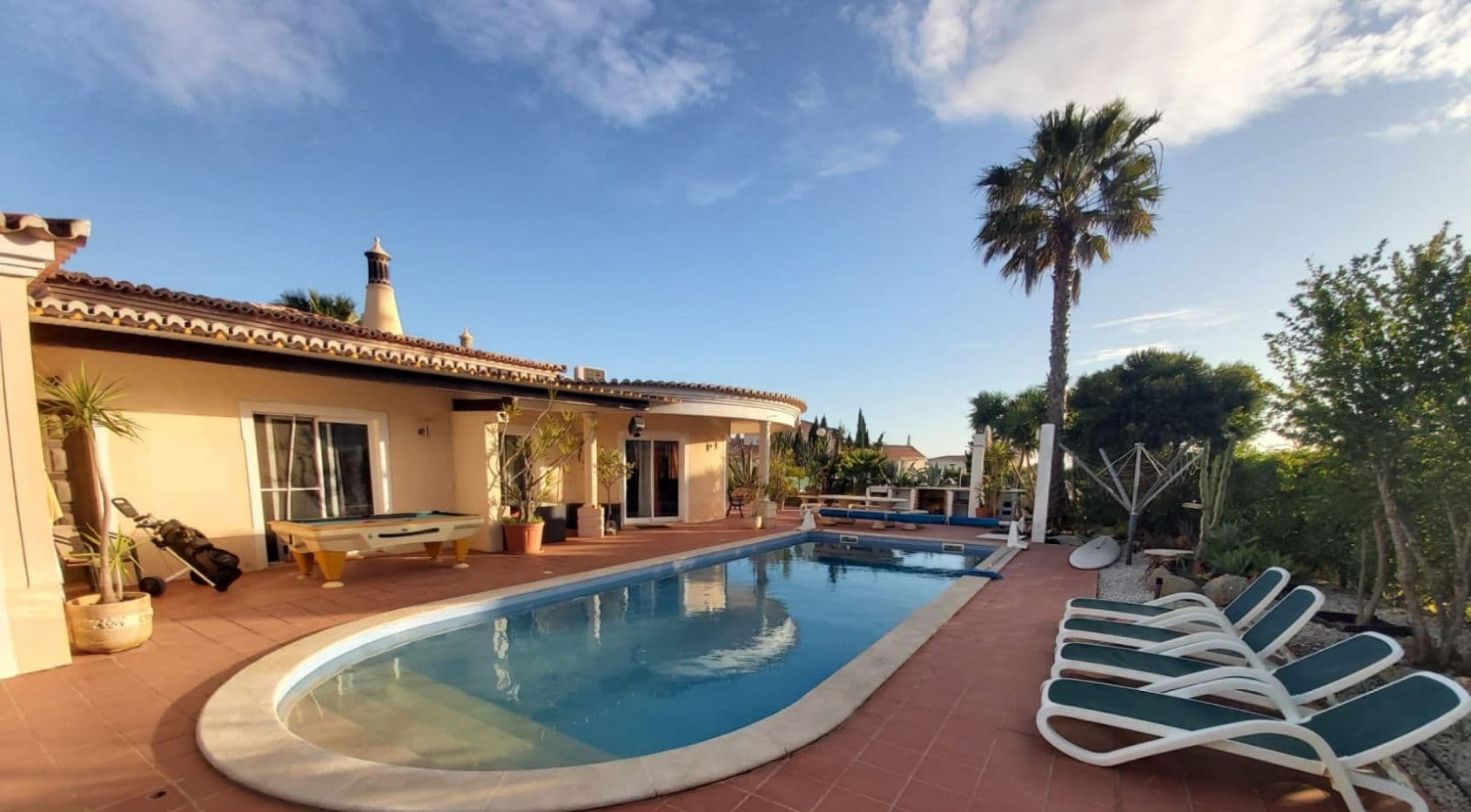 4 bedroom villa with seaviews, Carvoeiro-1