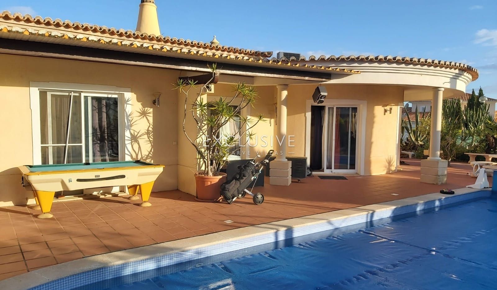 4 bedroom villa with seaviews, Carvoeiro