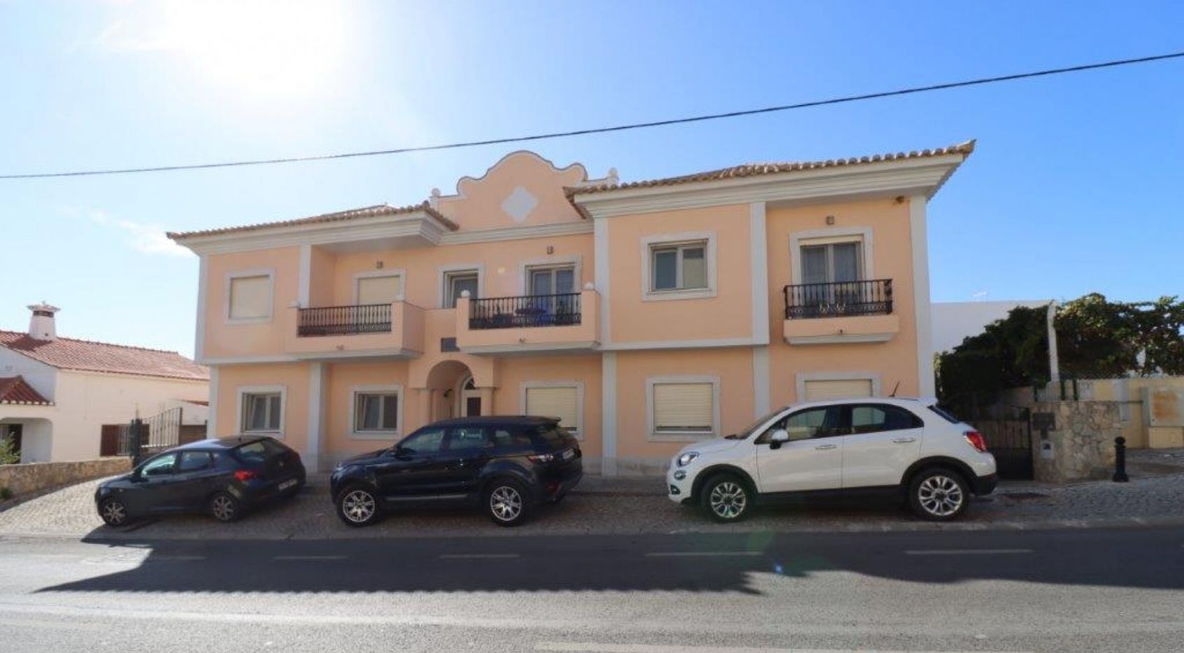 Beautiful two (+2) bedroom apartment with sea views in Santa Bárbara de Nexe, Algarve